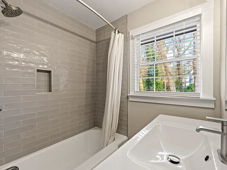932 Mount Airy Dr SW — Photo 14
