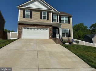 103 Paths Ridge Ct, Newport News, VA 23608