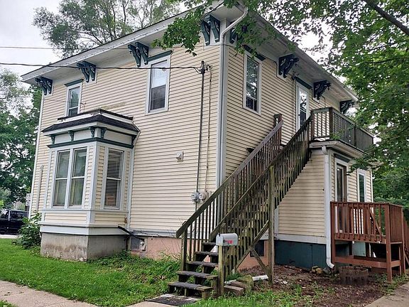3rd image of 619 Division STREET