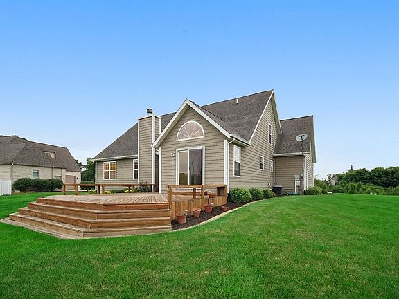 4th image of 44 Keeneland Dr