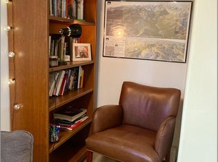 1413 Valarian St, Anchorage, AK 99508