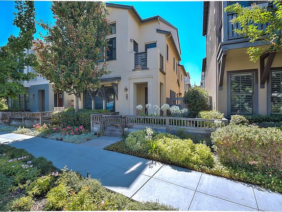 3rd image of 418 Deodar St