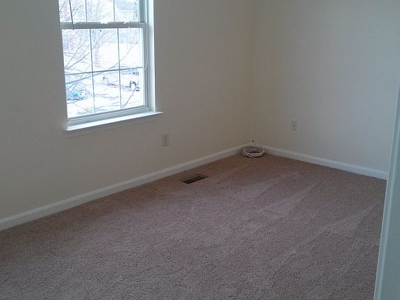 Master Bedrm w walkin closet