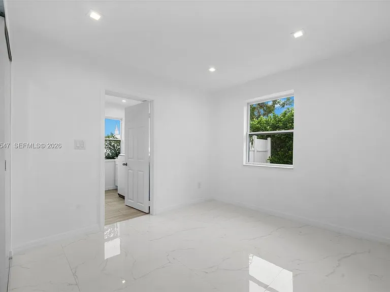 524 NW 10th St #0 — Photo 8