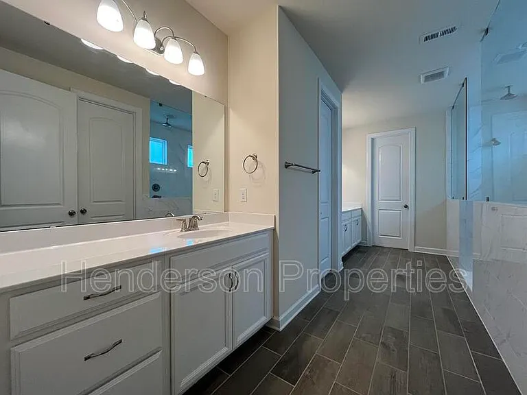 12013 Gil Wylie Trce — Photo 10