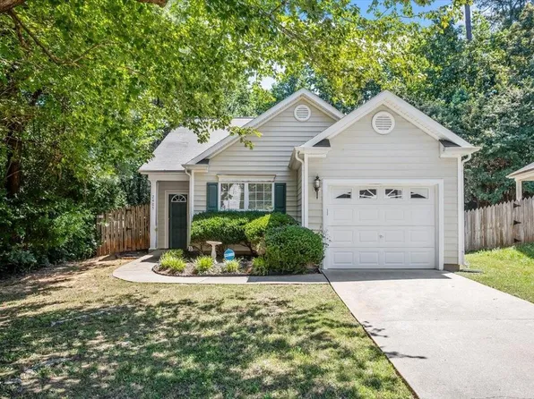 2405 Valley Haven Dr, Raleigh, NC 27603