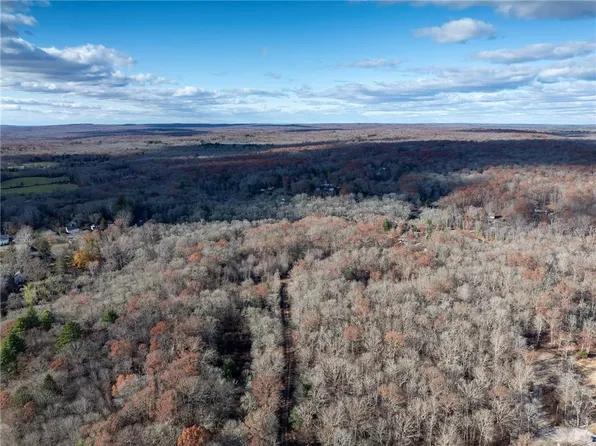 9 Baton Way, Hopkinton, RI 02833