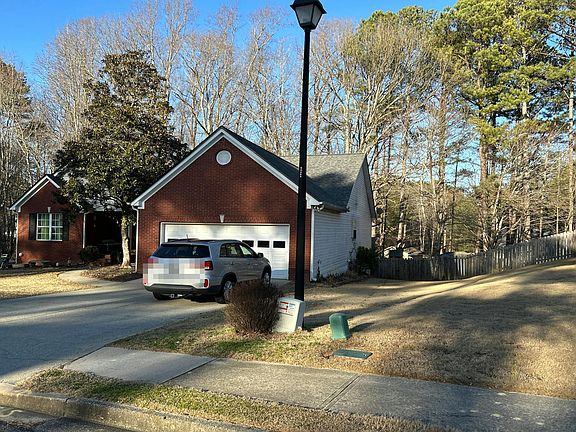 4th image of 2015 Heatherton Rd