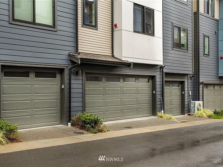520 Fremont Walk SE — Photo 25