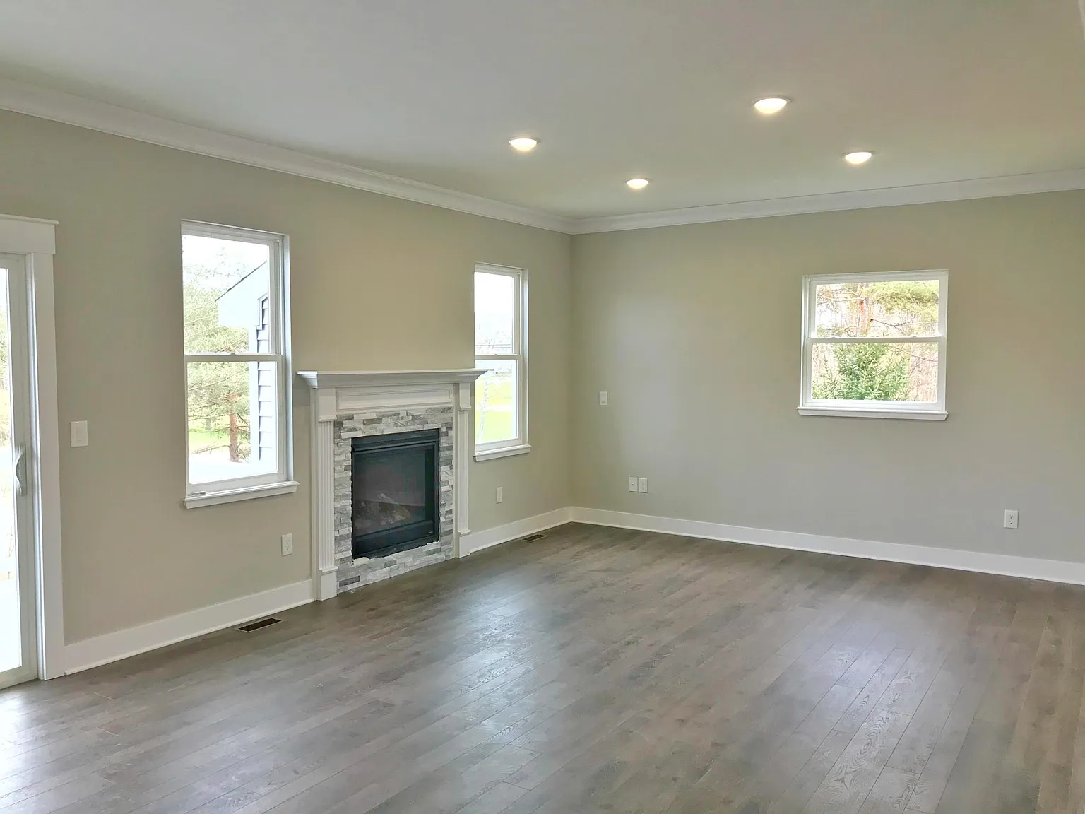 3 bed, 2.5 bath, 2000 sqft, $2,850 — Photo 4