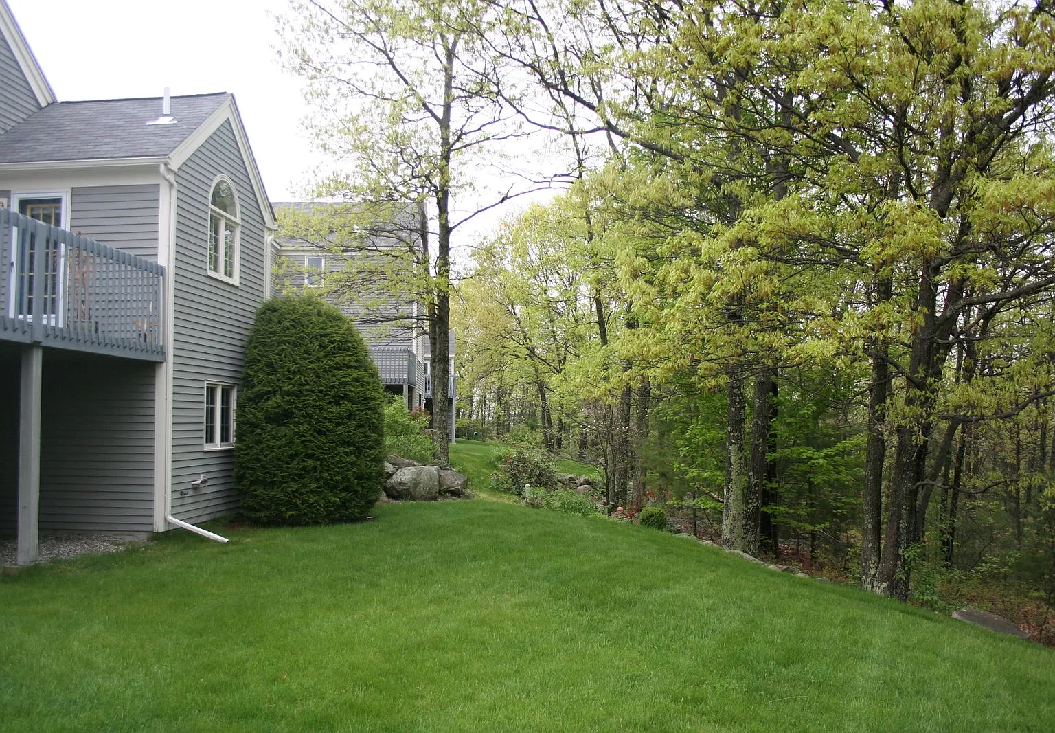 3 bed, 3.5 bath, 1850 sqft, $4,000 — Photo 2