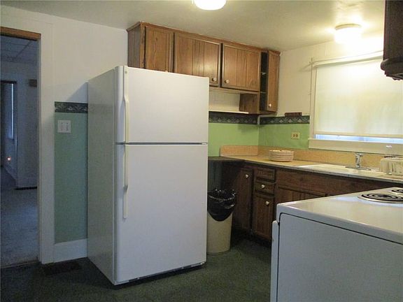 5th image of 1045 W North St