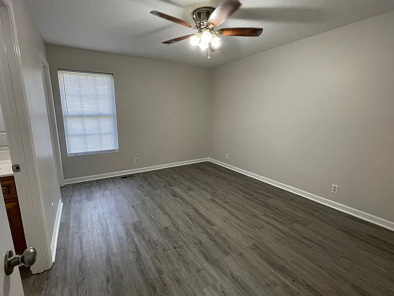 1708 Underwood St — Photo 9