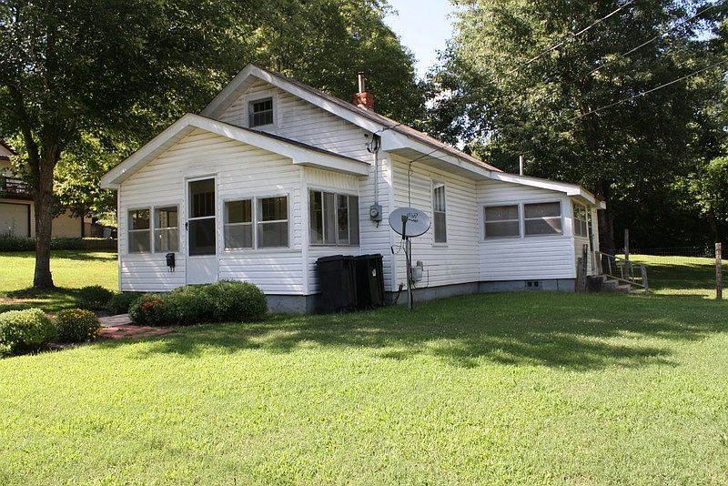 1st image of 1543 Webster St