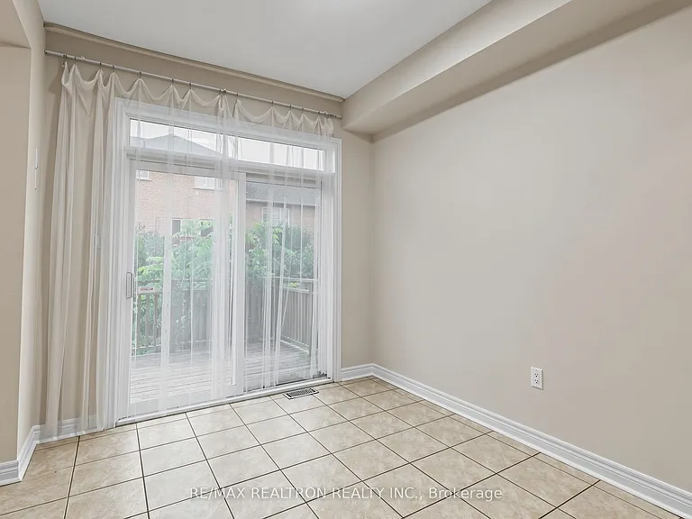 142 Mistywood Cres W — Photo 18
