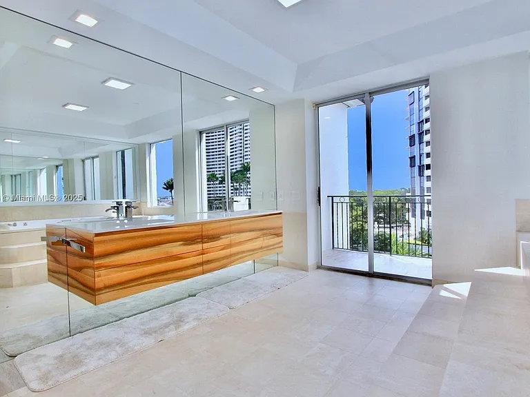 3500 Island Blvd #DPH01 — Photo 29