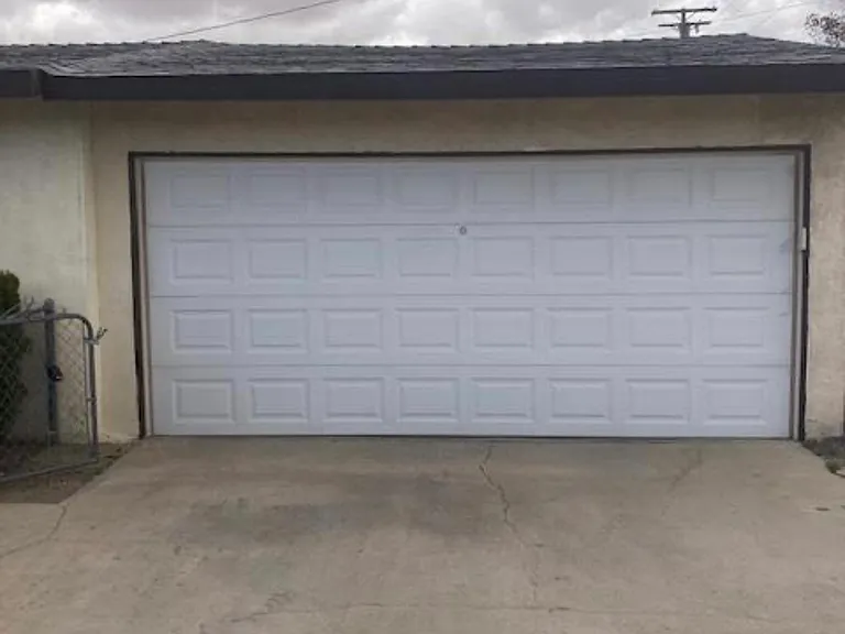 1002 E Navajo St — Photo 2