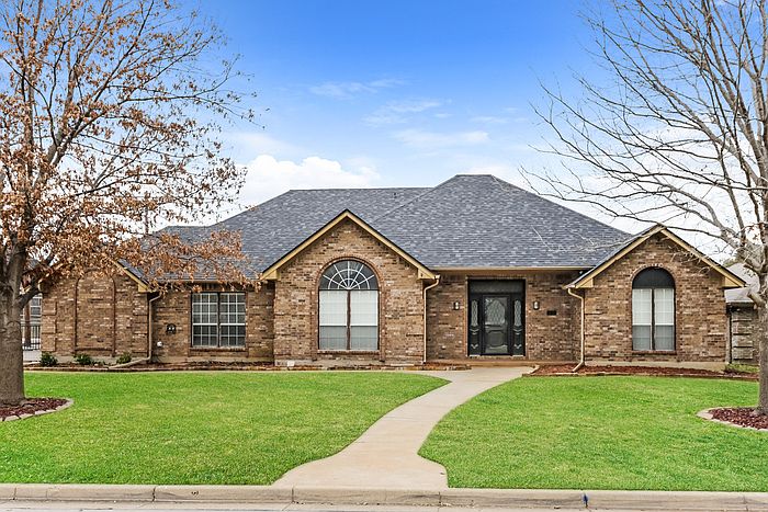 1st image of 412 Flagstone Dr