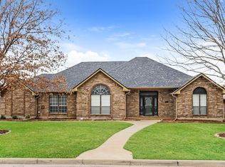 412 Flagstone Dr, Burleson, TX 76028