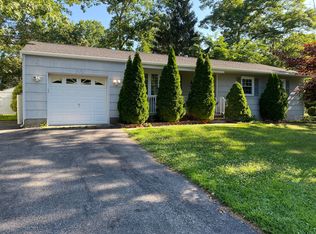 50 Mapletree Rd, Toms River, NJ 08753