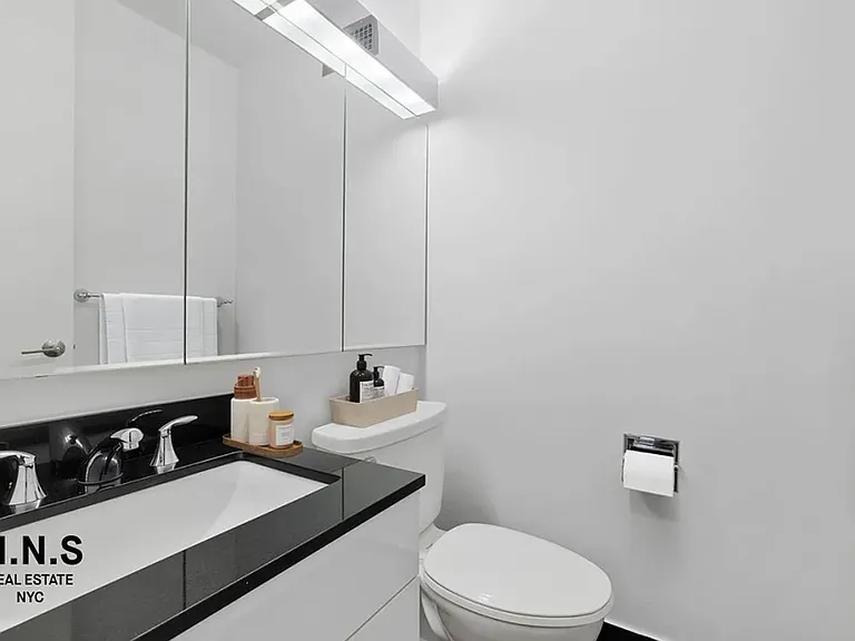 265 E 66th St #34B — Photo 4