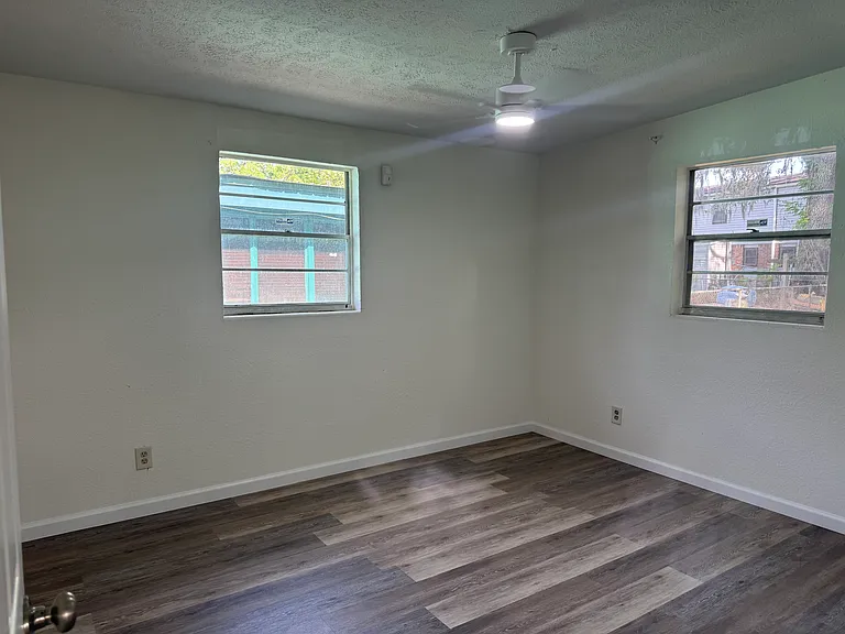 1016 Ardoon St — Photo 16
