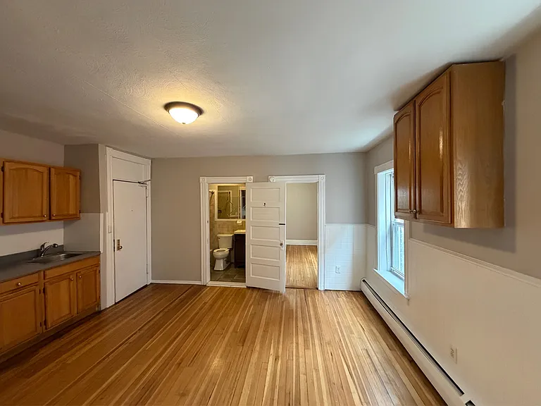 107 Gold St #1B — Photo 6