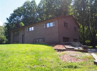 1141 Finger Bridge Rd, Hickory, NC 28602
