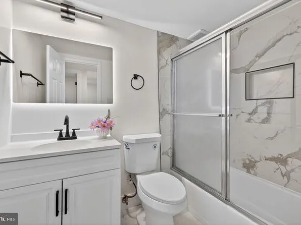 18611 Walkers Choice Rd #18611, Gaithersburg, MD 20886