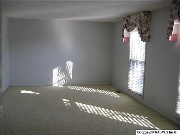 3rd image of 5716 Jones Valley Dr SE