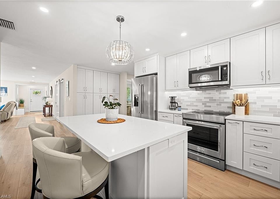 1st image of 1925 Imperial Golf Course BLVD