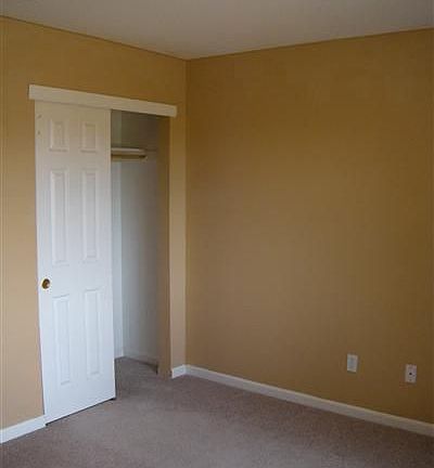 4th image of 2237 Harris Ave