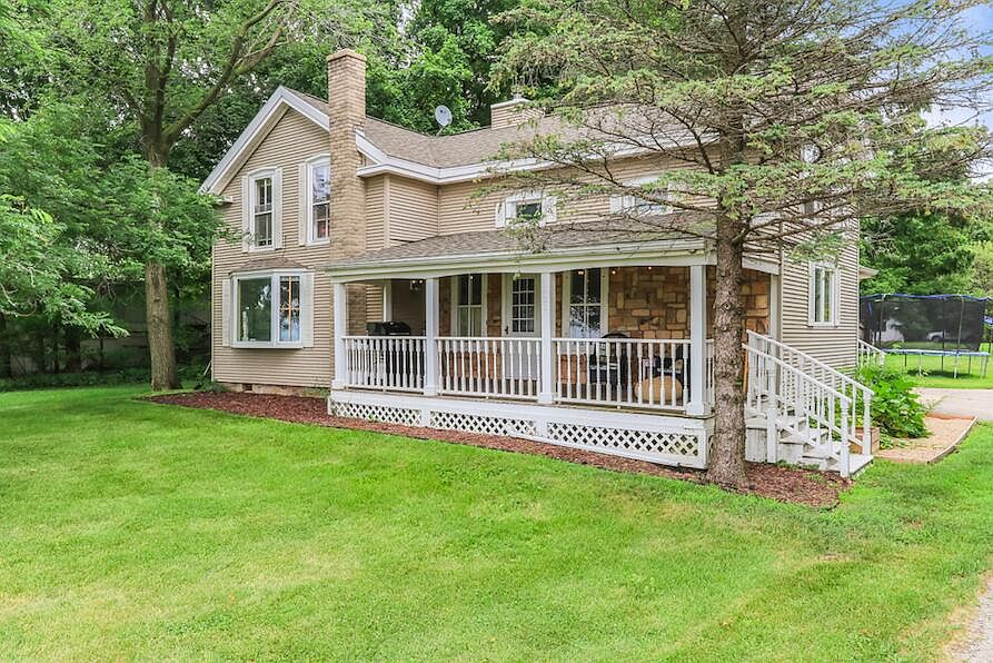 422 South Main St, Walworth, WI 53184 Zillow