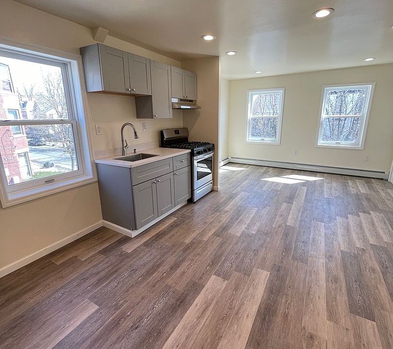 1st image of 17 Dubois St #3