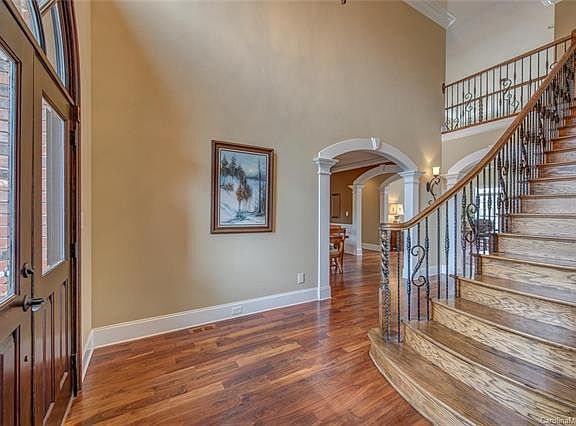 5th image of 125 Lake Mist Dr