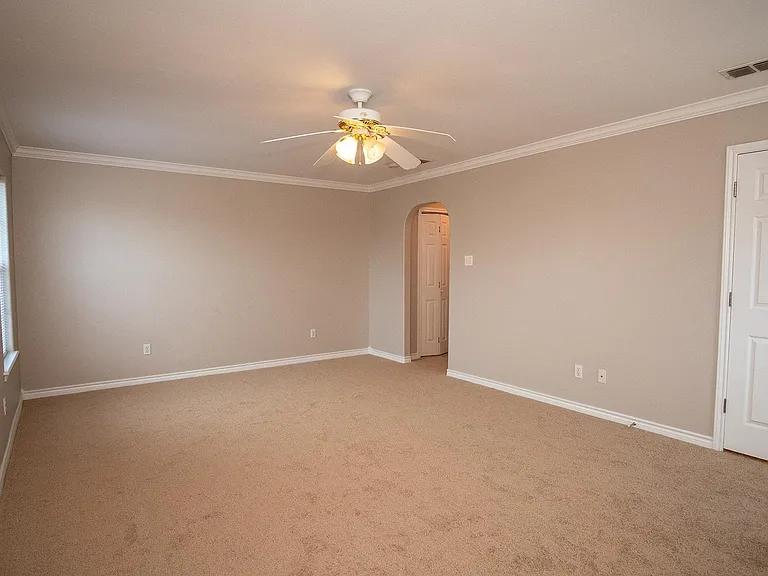 15522 Finistere St — Photo 7