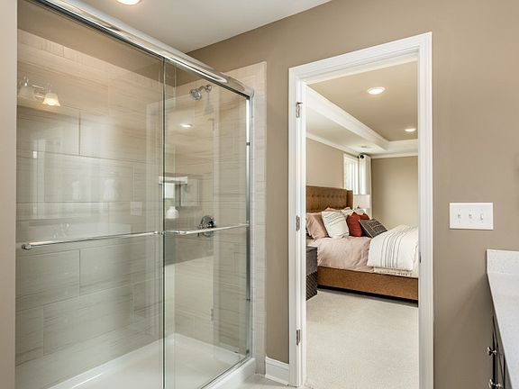 Owner s Bath with Walk-in Shower