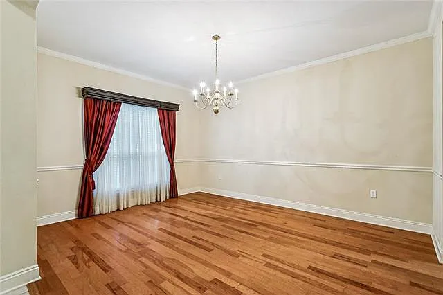 4 bed, 2.5 bath, 2430 sqft, $2,300 — Photo 3