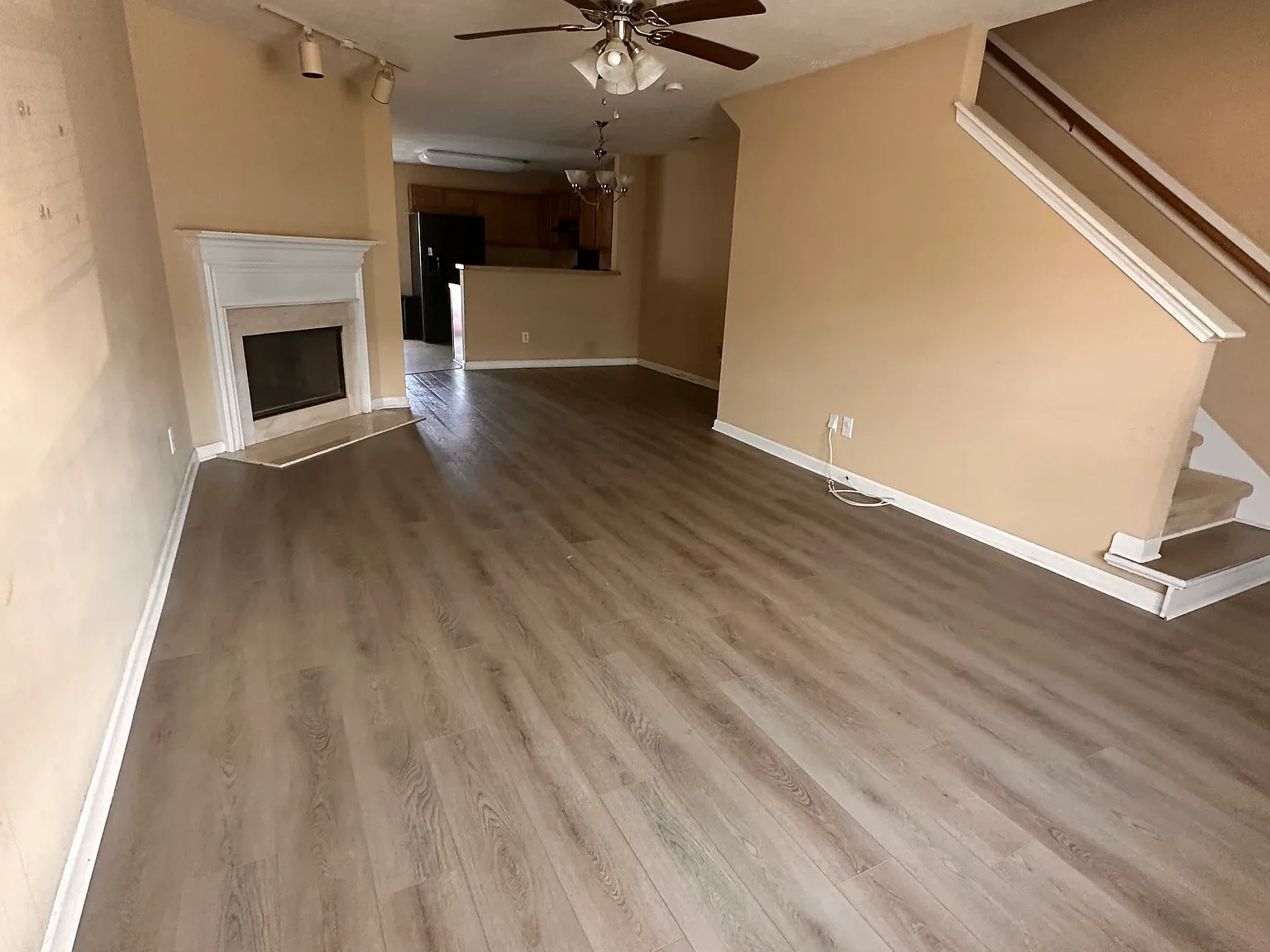 2 bed, 1216 sqft, $1,650 — Photo 2