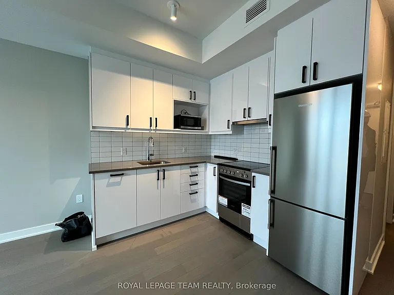 360 Deschatelets Ave #303 — Photo 13