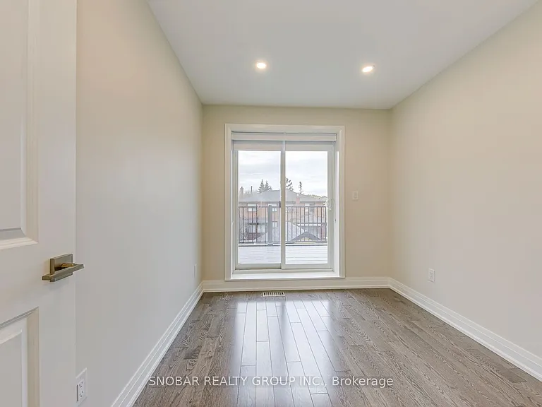 83 Clairton Cres — Photo 16