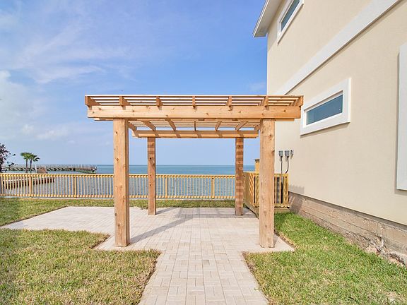 5th image of 404 N Tarnava St APT 1