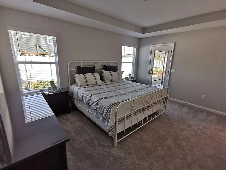 20 Roycroft Pl — Photo 4