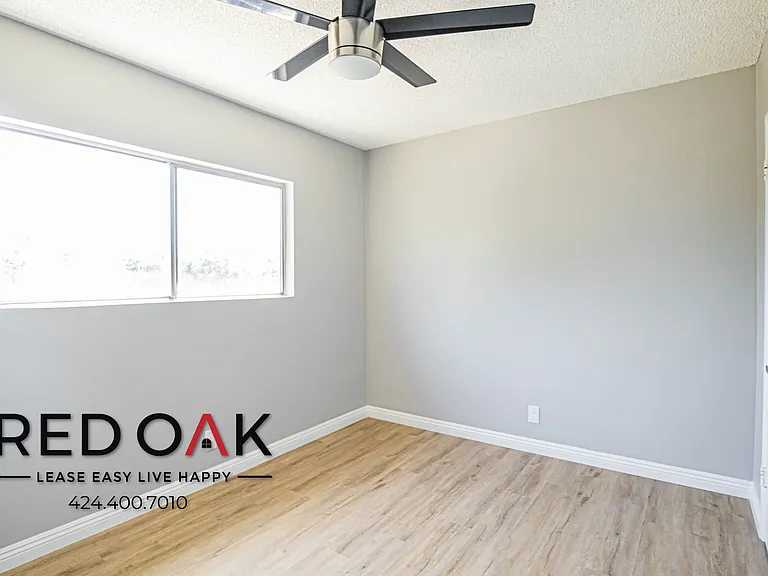 1589 E 47th St #3 — Photo 20