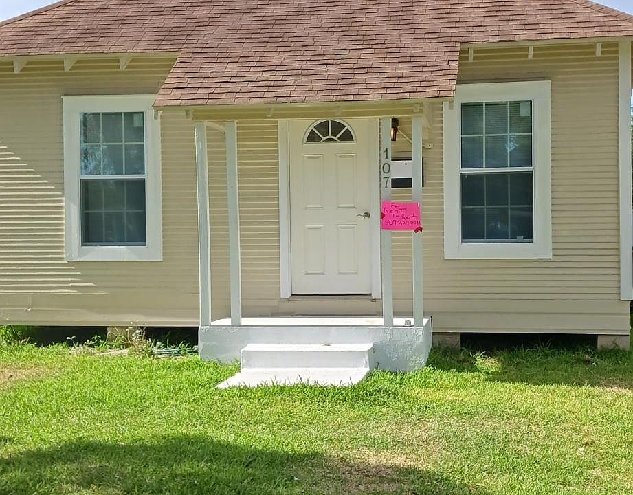 1st image of 107 7th Ave N