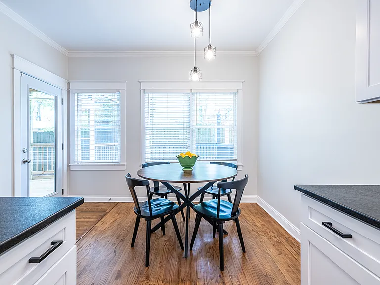 445 Loomis Ave SE — Photo 11