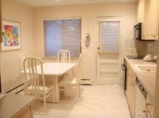 2694 Frankel Blvd, Merrick, NY 11566