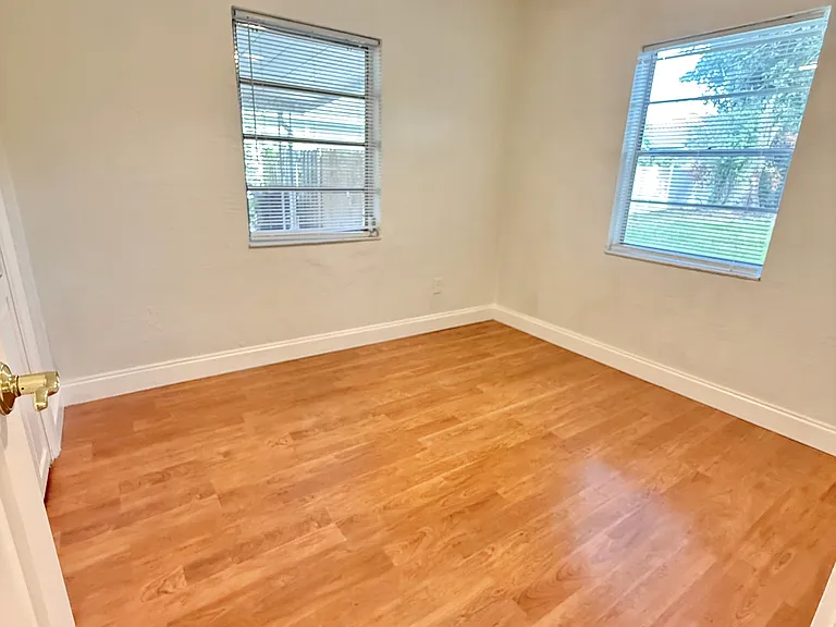 3920 W Bay Court Ave — Photo 13