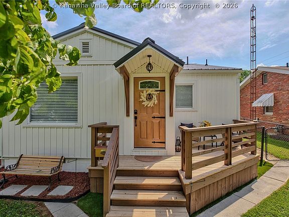 2nd image of 1103 Henry St