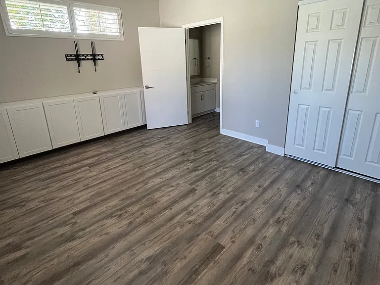 715 Seaside St — Photo 3